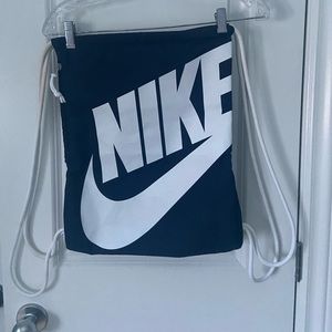 NWOT Nike navy blue cinch nylon bag